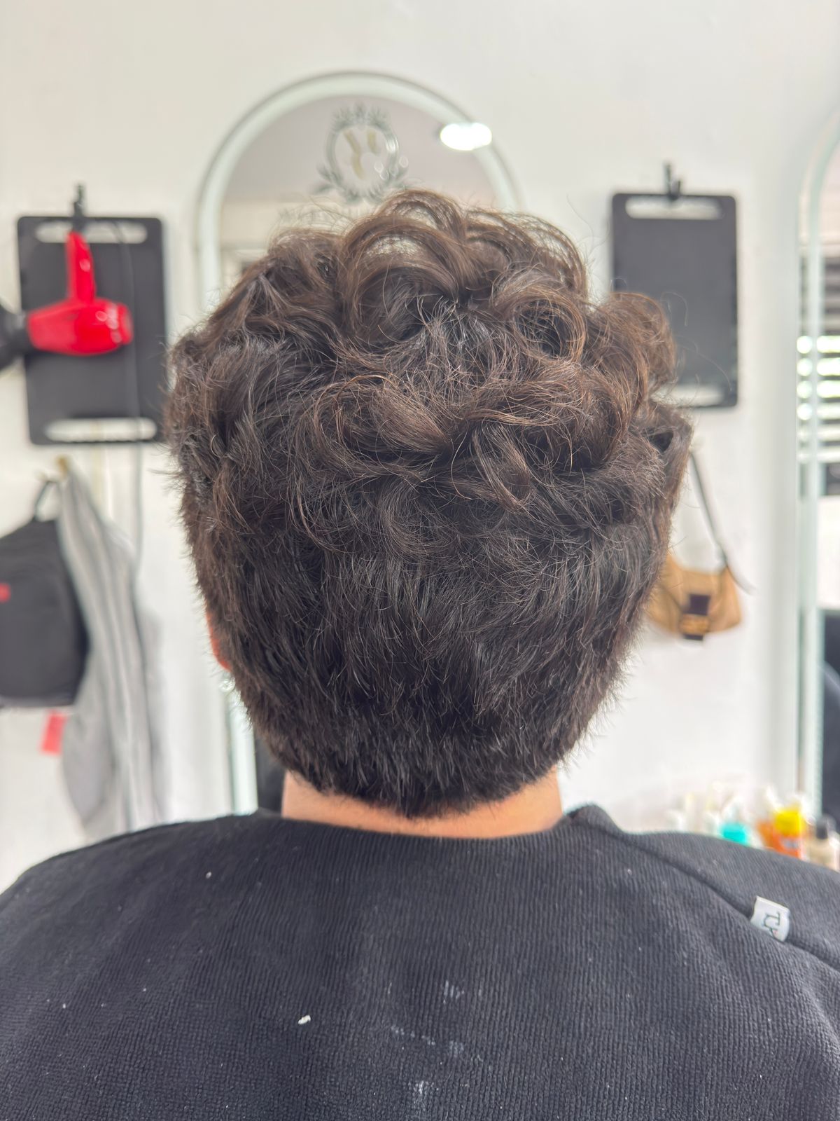 Rizos masculinos con ciencia.
